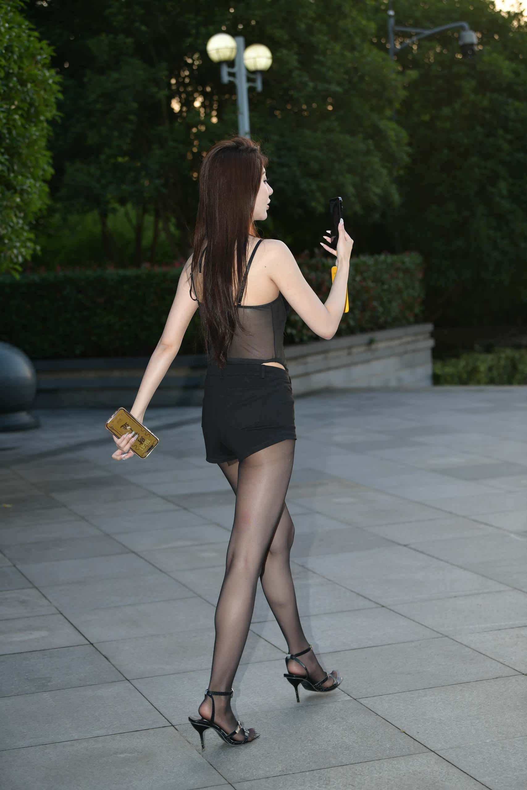 图片[4]-黑丝热裤透色上衣女孩【73P】J7833-嘿图库