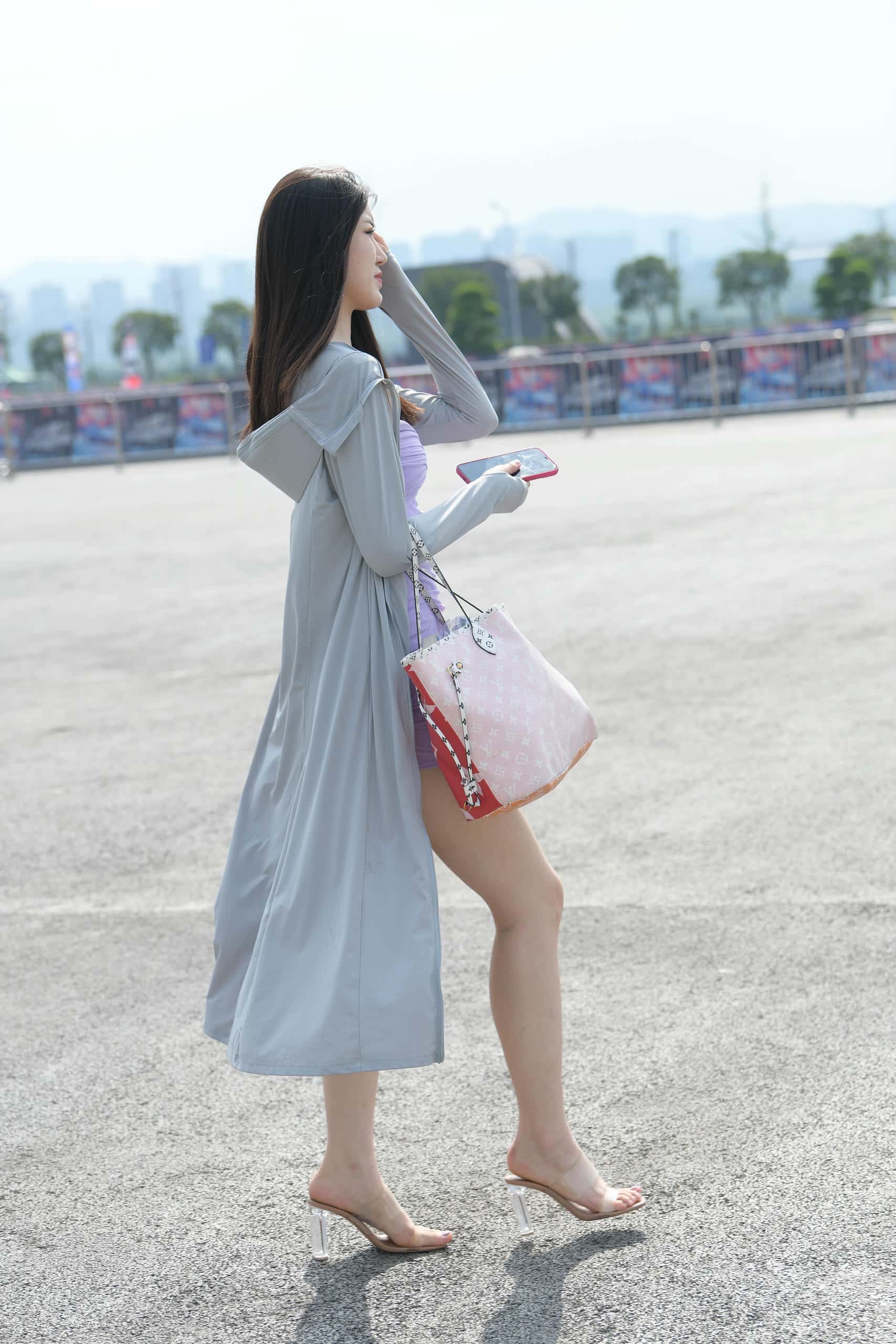 图片[2]-迷人紫色修身裙【64P】P8258-嘿图库