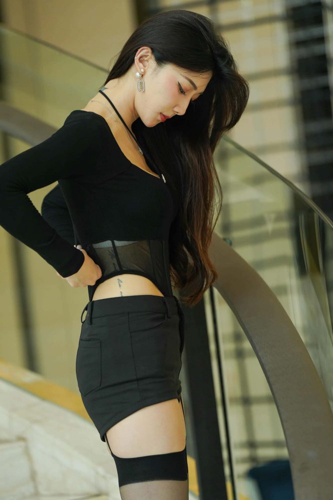 黑色纯欲系小姐姐【84P】J8063-嘿图库