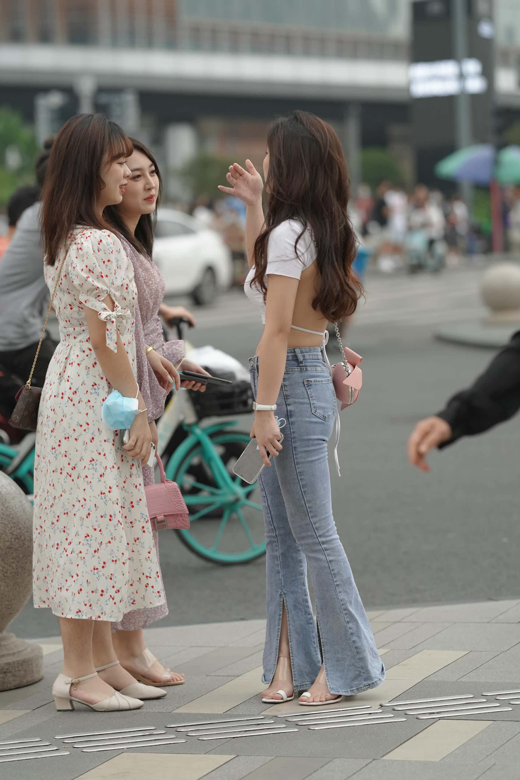 图片[5]-爱笑的蓝色紧身牛仔裤妹子【137P】P0220-嘿图库